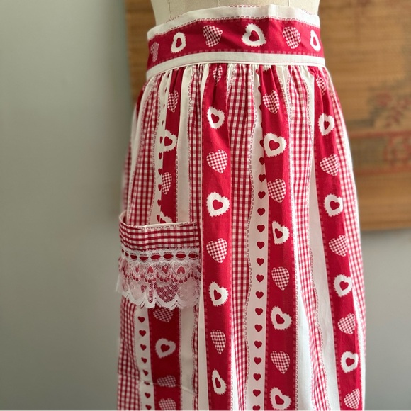 Vintage Handmade Cotton Heart Print Kitchen Apron - Picture 2 of 5